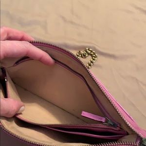 Authentic Gucci Pink Leather Mini Cross Purse 👛